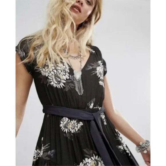 Free People All I Got Maxi Length Tiered Deep V Neckline Floral Dress - Picture 4 of 12
